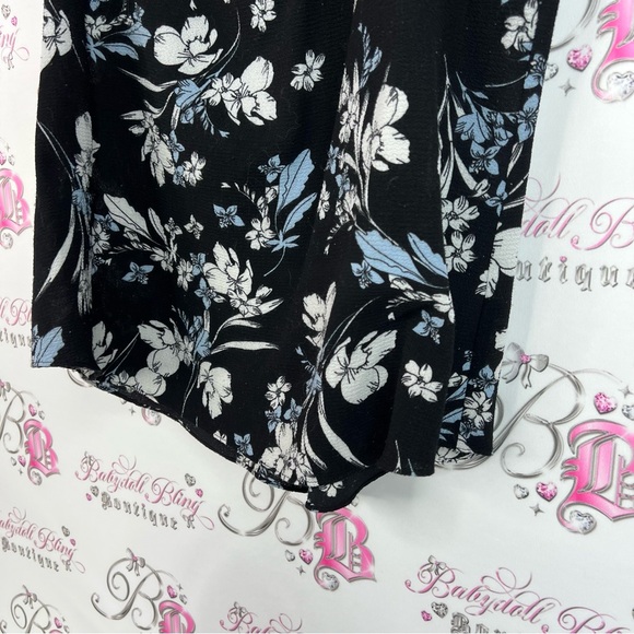 Cleo top tank style criss cross Black and White Floral Blouse blue - Picture 3 of 9